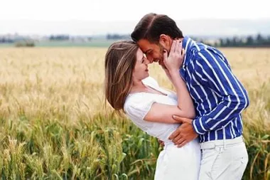 9 znakova koji vam govore da je totalno lud za vama