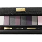 Amway predstavlja paletu sjenila ARTISTRY™ Little Black Dress