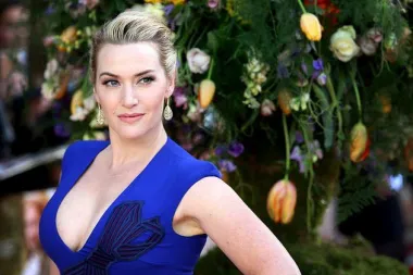 Kate Winslet pokazala obline u pripijenoj haljini