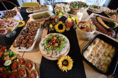 Predstavljena kuharica „Gastro putovanje Virovitičko-podravskom županijom”