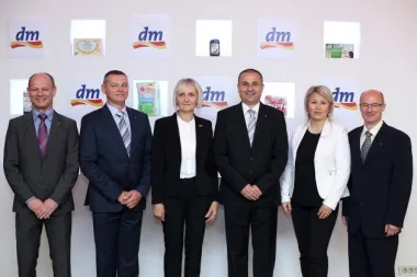 dm potvrdio vodeću poziciju