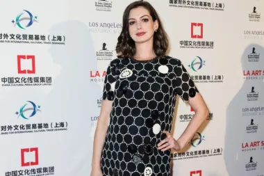 Anne Hathaway odlično pristaje trudnoća
