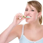 Zašto ne smijemo prati zube odmah nakon jela