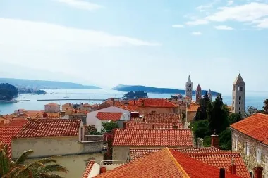 Babilaž: Rab – sretni otok za savršen odmor i dobru zabavu