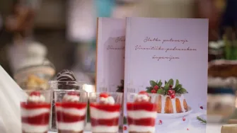 40 slasnih i slatkih recepata gastro zvijezda Sanje Mijac i Sandre Jadek