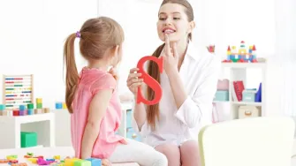 Ima li vaše dijete poteškoće u govoru i pismu?
