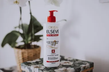 Test zona: L'Oreal Paris Elseve Low shampoo -  3 u 1 njegujući šampon bez sulfata