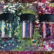 Zasjajte uz MAC Galactic Glitter