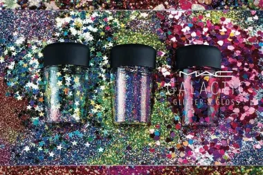 Zasjajte uz MAC Galactic Glitter