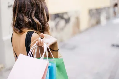 Top beauty proizvodi za savršen ljetni styling