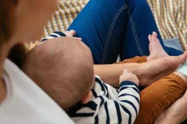 Današnje bebe čuva, prati, uspavljuje i tješi "pametna" baby tehnologija
