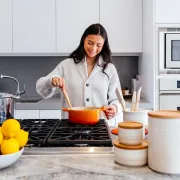 Savjeti Marie Kondo za reorganizaciju kuhinje (koji pomažu i kod mršavljenja)