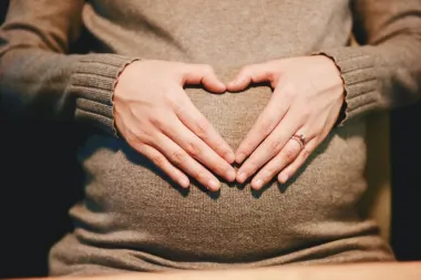 Evolucija trudničke mode: pogledajte kako se kroz povijest mijenjala moda za trudnice