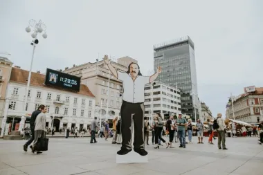 'Gigantski' Mišo Kovač osvanuo na Trgu bana jelačića