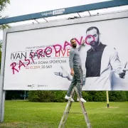 Ivan Šarić na svoj je način obilježio jumbo plakate da je rasprodao najveći stand up show u Hrvatskoj