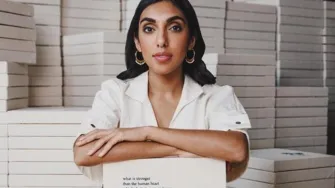 Emocionalni stihovi koji su dirnuli svijet: Tko je Rupi Kaur, pjesnikinja koja progovara o boli i ljubavi?