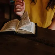 5 savjeta kako se ponovno zaljubiti u čitanje knjiga