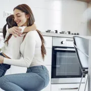 Za nekoliko dana obilježavamo Majčin dan: Donosimo ti pet ideja kako svoju majku obradovati i pokazati joj da misliš na nju