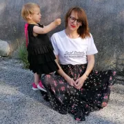 Zbog korone je izgubila posao i to ju je potaklo da pokrene svoj brend. Željka sada dizajnira i šiva odjeću za djevojčice