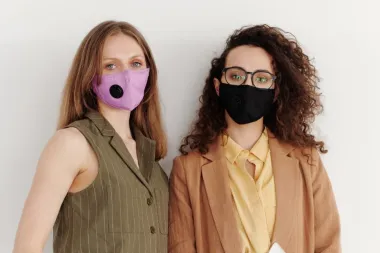 Maske naše svagdašnje: Izbjegni neugodnosti nošenja maske s ovih osam odličnih savjeta