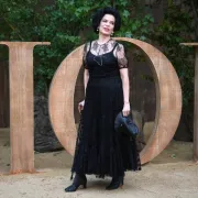 Neponovljiva Bianca Jagger modna je diva koja i dalje fascinira stilom i ljepotom iako joj je već 75 godina