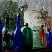 Ukrasi za vrt od plastičnih boca koji će transformirati vaš vrt!