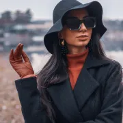 Damski šešir za stylish look: Elegantni high street modeli