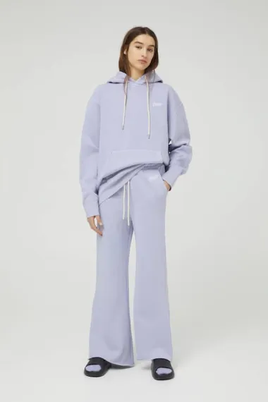 Pull and Bear ima novu unisex kolekciju prekrasnih zemljanih tonova