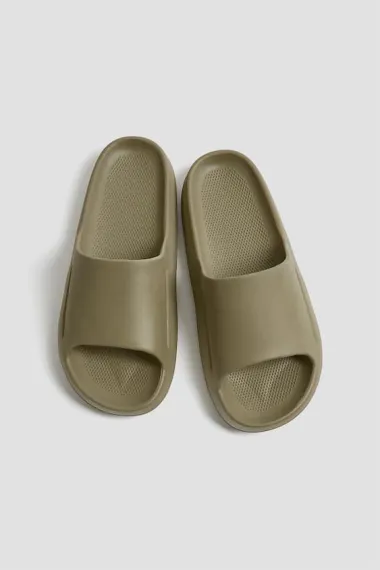 Pull and Bear ima novu unisex kolekciju prekrasnih zemljanih tonova