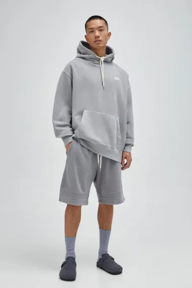 Pull and Bear ima novu unisex kolekciju prekrasnih zemljanih tonova