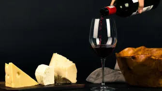 Čaša vina, janjetina i sir čuvaju mozak od Alzheimerove bolesti?