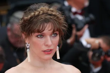 Milla Jovovich blista i u petom desetljeću, a ovo su njezini beauty trikovi