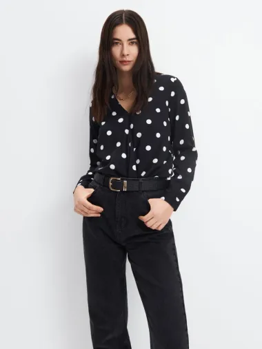 Romantične bluze koje će začiniti svaki outfit