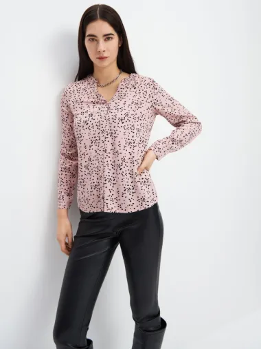 Romantične bluze koje će začiniti svaki outfit