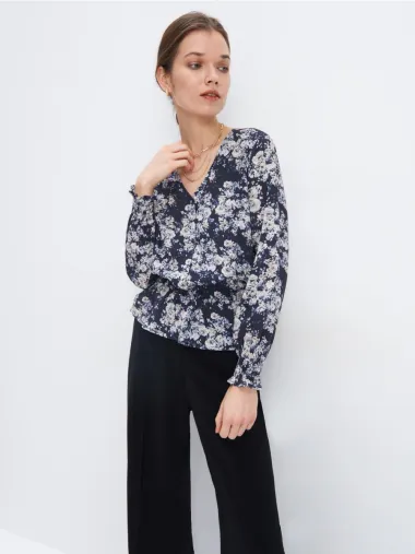 Romantične bluze koje će začiniti svaki outfit