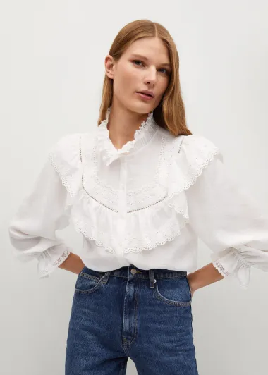 Romantične bluze koje će začiniti svaki outfit