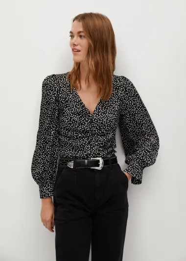 Romantične bluze koje će začiniti svaki outfit