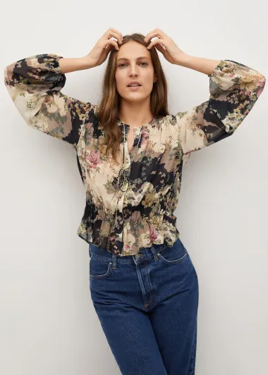 Romantične bluze koje će začiniti svaki outfit
