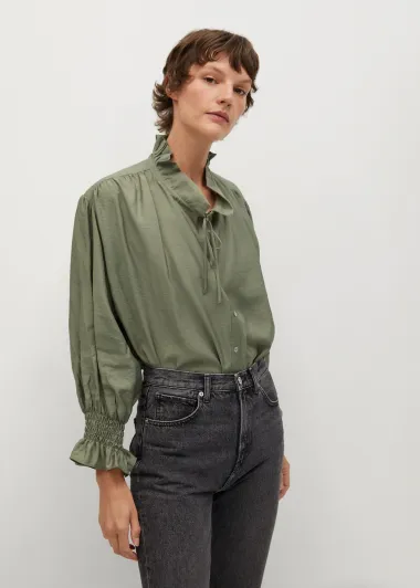 Romantične bluze koje će začiniti svaki outfit