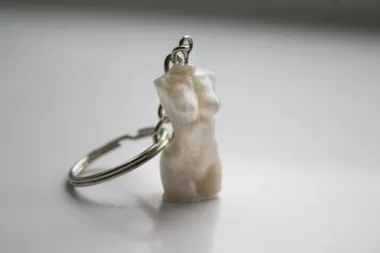 Slavi ženstvenost ovim trendi krpicama i dodacima za dom