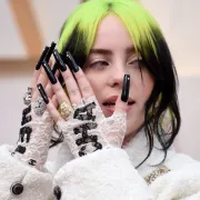 Tek joj je 19, a već mijenja glazbenu industriju: Tko je zapravo Billie Eilish?
