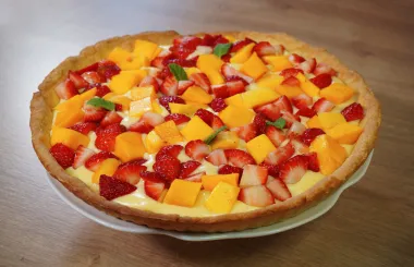Nauči kako napraviti savršen tart od jagoda i manga