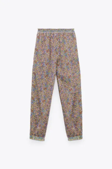 Hlače s uzorkom su najposebniji proljetni trend, a Zara ima odlične modele