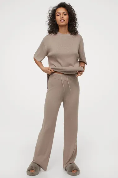 Oduševila nas je H&M kolekcija loungewear kompleta za toplije dane