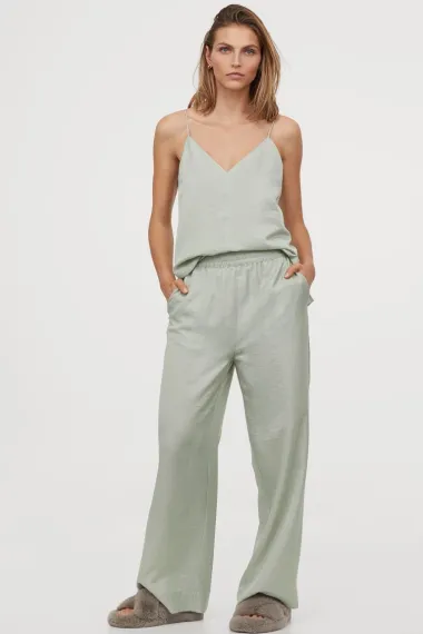 Oduševila nas je H&M kolekcija loungewear kompleta za toplije dane