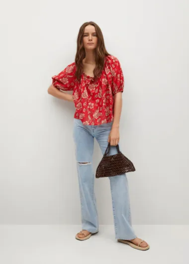 Savršen spoj: High street bluze koje idu na baš sve modele traperica