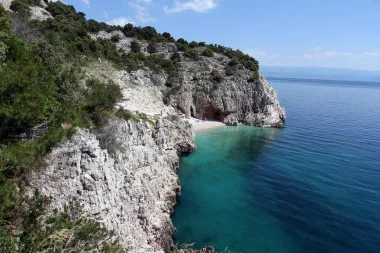Brseč - gradić na Opatijskoj rivijeri s jednom od najljepših plaža na Jadranu