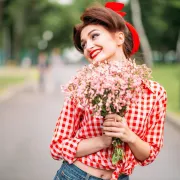 Ovog ljeta nosi se retro, a Stradivarius ima super komade