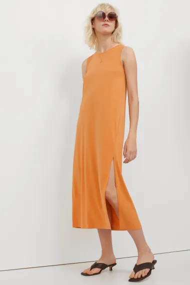 Nose se haljine u jarkim bojama, a ima H&M ima divne modele