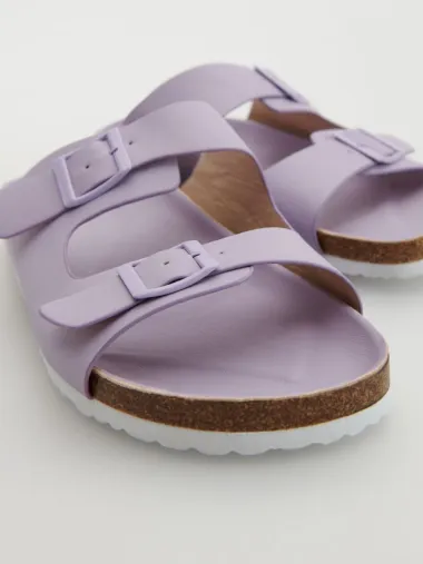 Možda nisu elegantne, ali ih obožavamo: Natikače za plažu i šetnju gradom